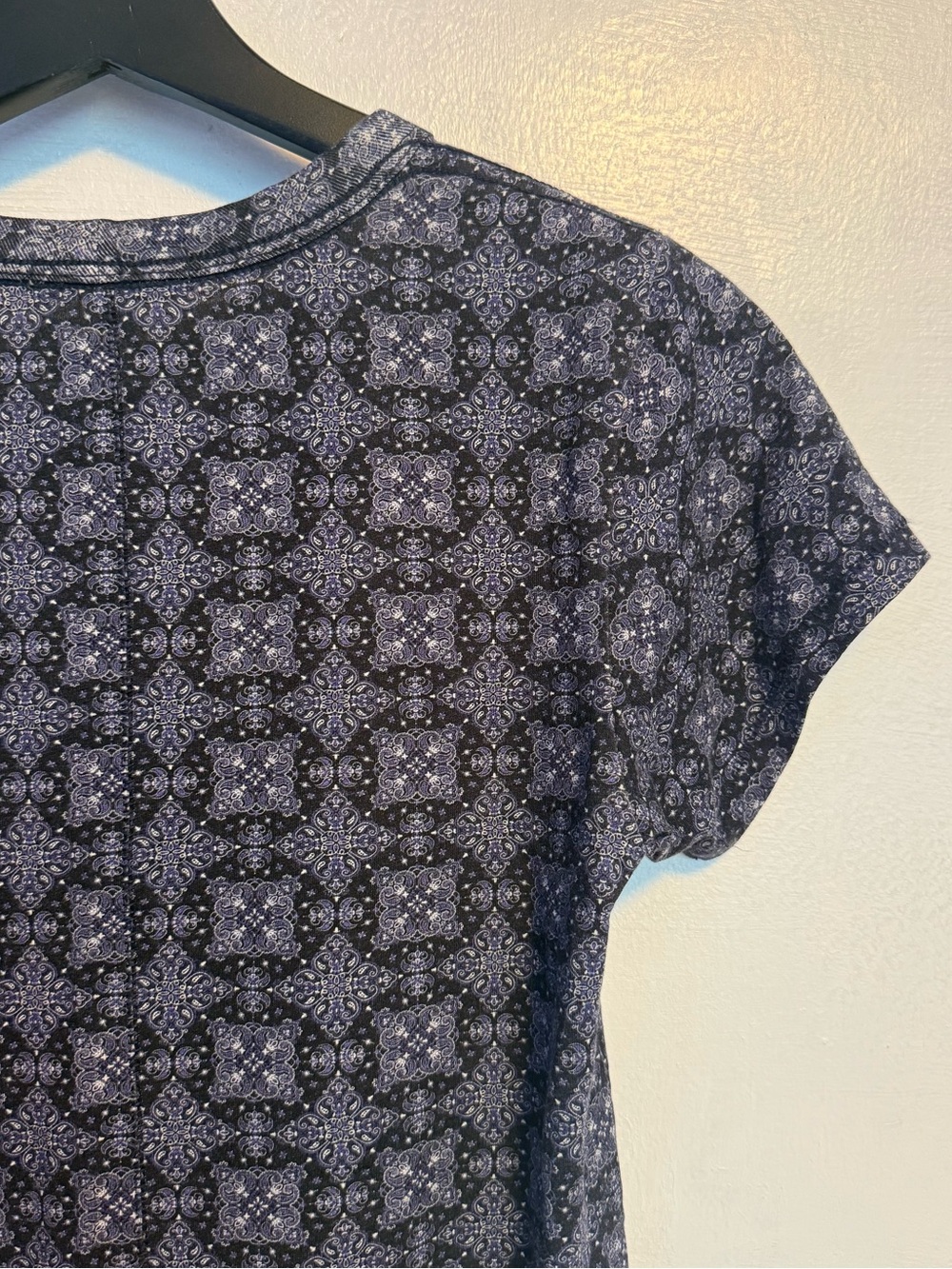 Rag & Bone Allover Angle Paisley Tee in Midnight - Picture 9 of 14